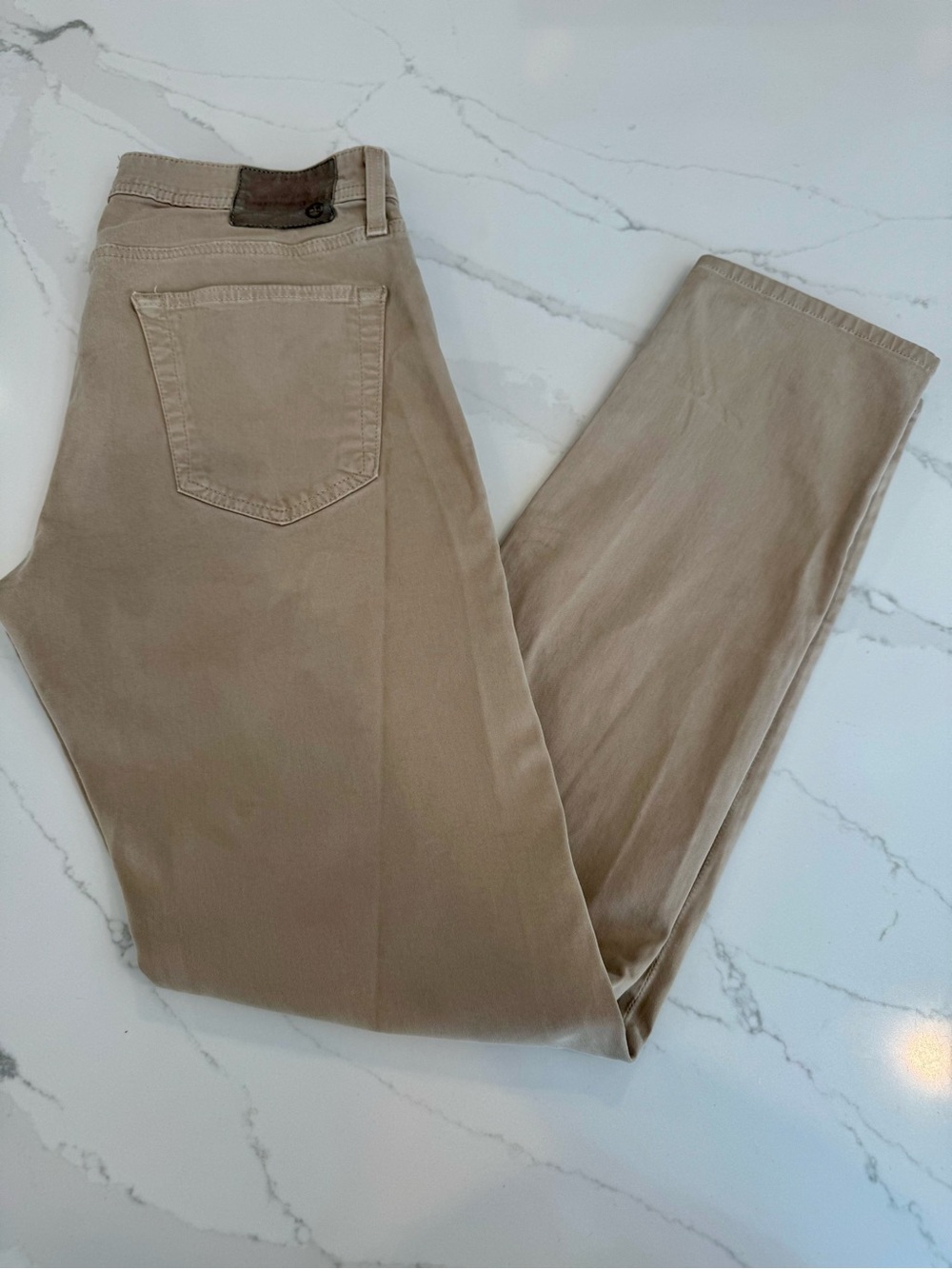 Men’s AG Modern Slim “The Tellis” Chino Pants in Light Khaki 32x34
